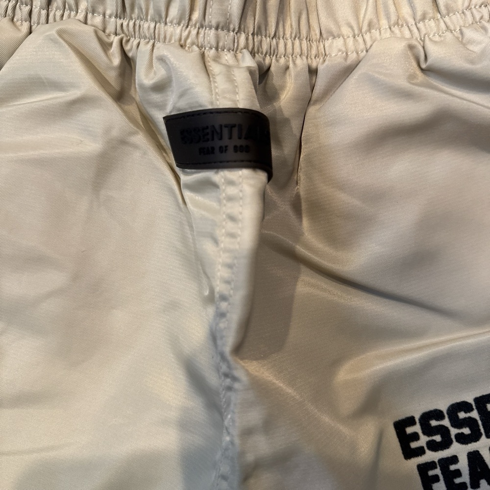 Essentials Kids Shorts - Picture 3 of 3